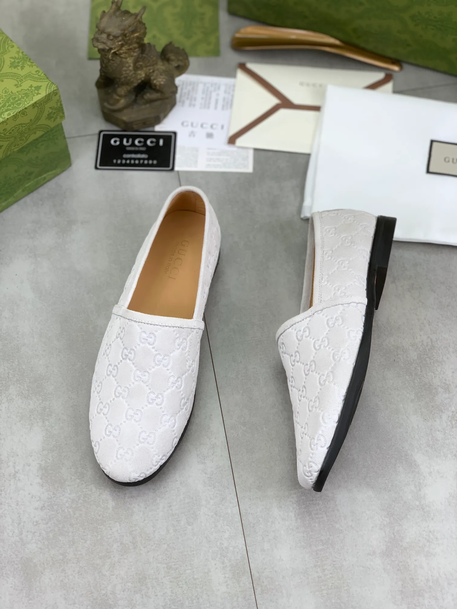 Men's Men's Shoes 💰P500💰【New Style】Water-dyed Niuli Gucci's most popular selection of lazy slip-on leather shoes (Gucci) official website latest Gucci lazy leather shoes, hot style 💥 simple and elegant style, exclusive for trendy men. Unique official website latest brand original double G embossing Elements 👑 Original Gucci decoration, fashionable and elegant, fabric original calfskin ✅ fully imported first-layer cowhide lining, official website designated wear-resistant, rubber business outsole, classic model taken at the counter in real life 🎬38-44 Various colors available